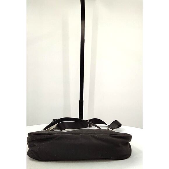 New! Quince Women's Crescent Nylon Shouldr Bag with Optional Straps Black - Picture 4 of 8
